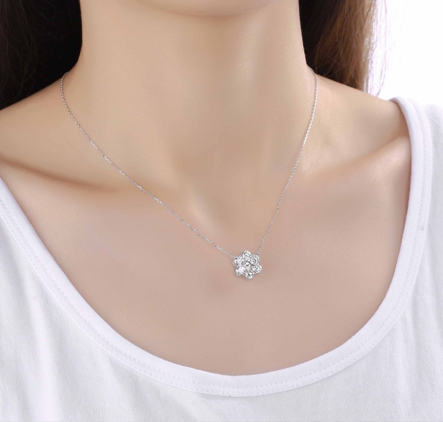 Necklaces Smiling Rocks | Essentials 2.12Ct Cluster Flower Necklace Nl-00089Wht