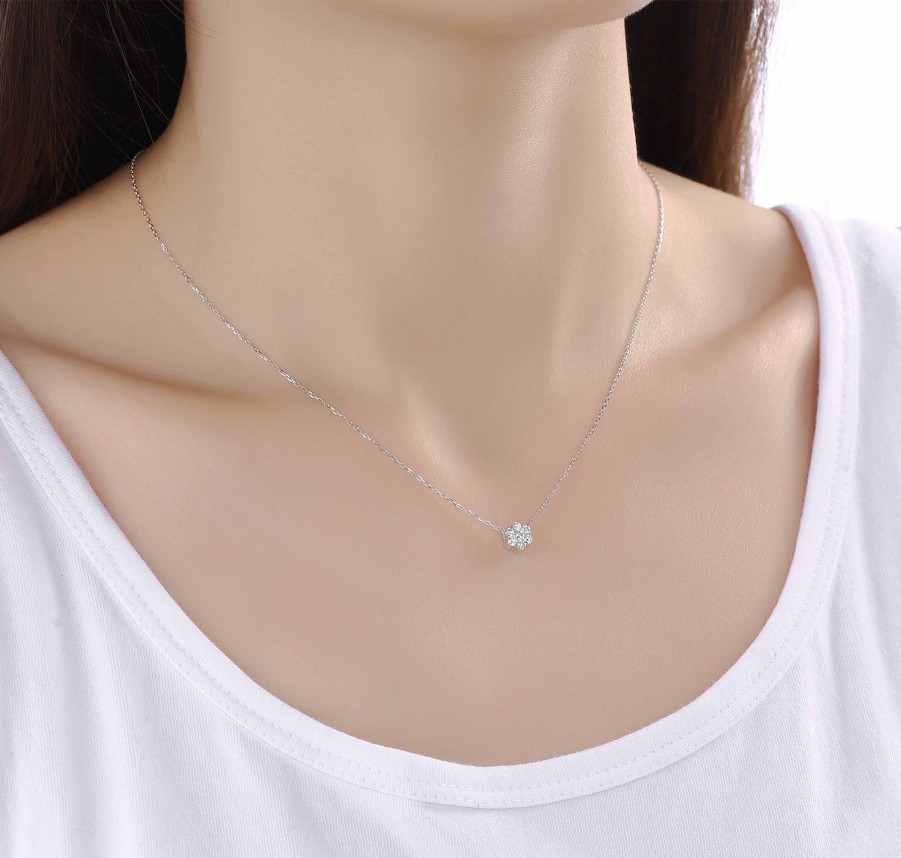 Necklaces Smiling Rocks | Essentials 0.27Ct Cluster Flower Necklace Nl-00084Wht