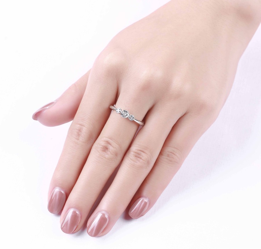 Rings Smiling Rocks | Essentials 0.25Ct Three Stone Bezel Ring R-00037Wht