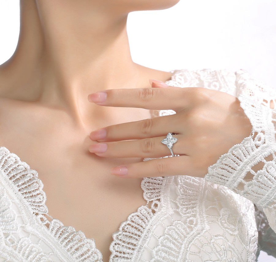 Rings Smiling Rocks | Lab Grown Diamond Pear Halo Floral Ring