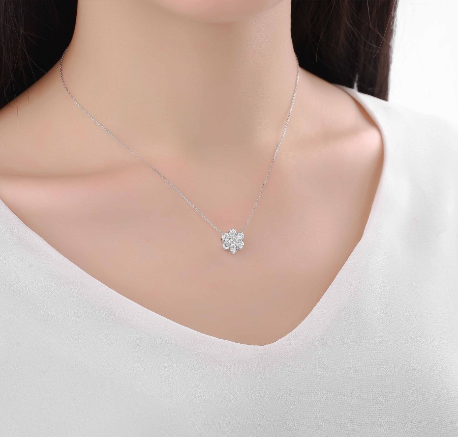 Necklaces Smiling Rocks | Essentials 1.47Ct Cluster Flower Necklace Nl-00088Wht